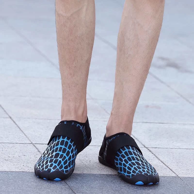 Акватуфли для мужчин и женщин быстросохнущие пляжные спортивные босоножки