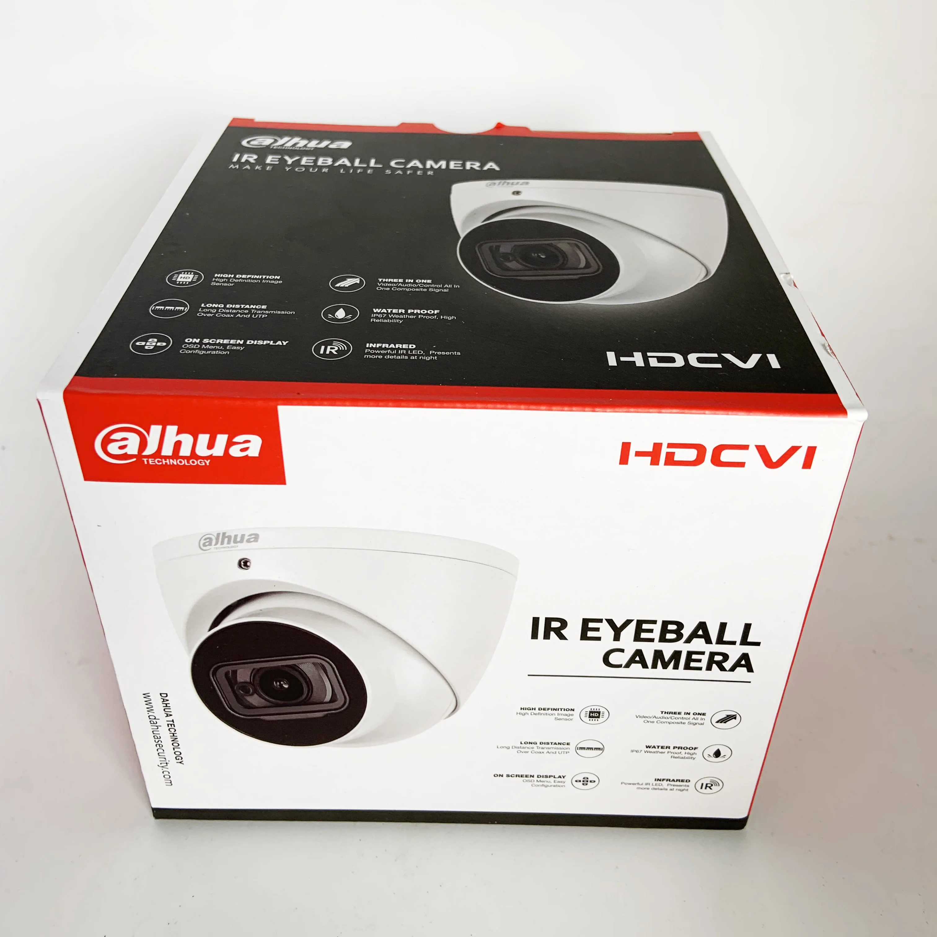 Купольная камера видеонаблюдения Dahua 4K Starlight HDCVI 8 Мп 50 м встроенный микрофон
