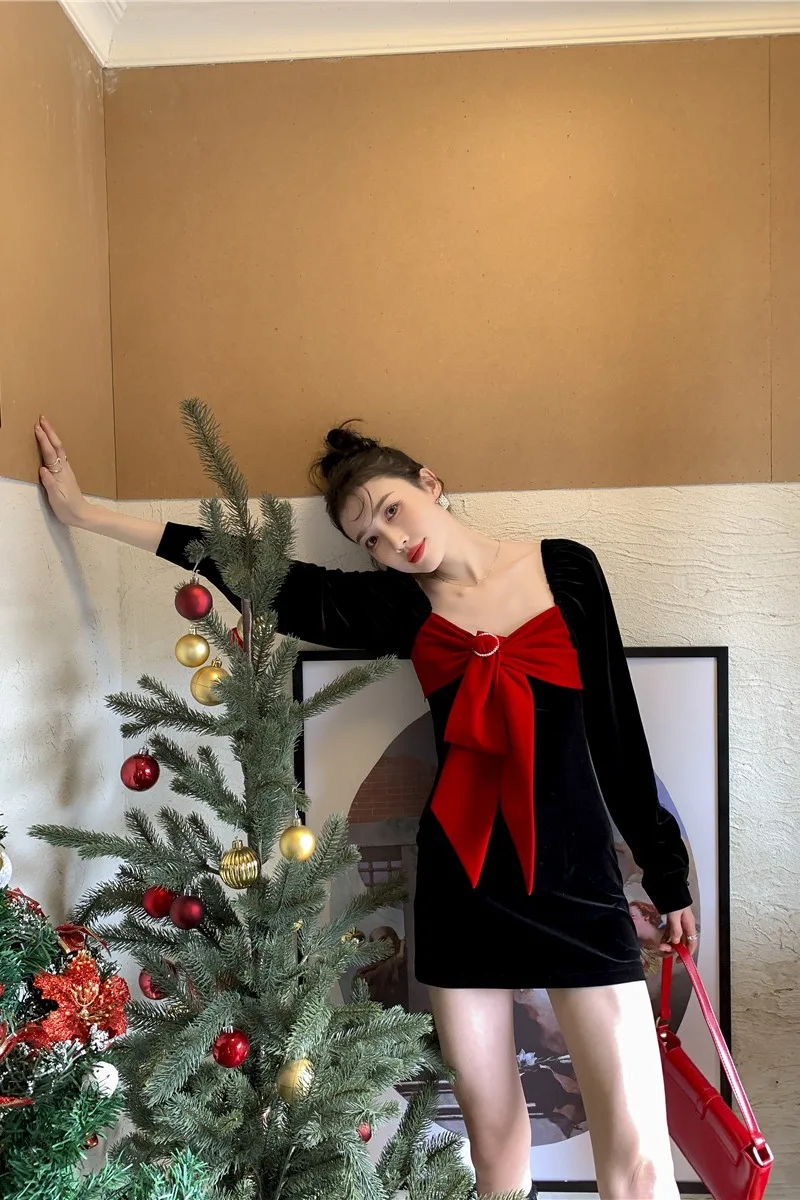 

Sexy Pullover High Waist A- Line Dresses for Women 2021 Spring Retro Big Bow Long Sleeve Square-Neck Mini Velvet Dress Ladies