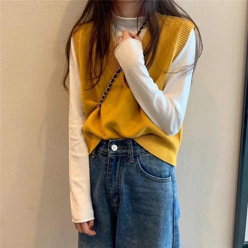 

Women Winter Sweater Vest Short Sleeveless Sweater Autumn V-Neck Knitted Vest