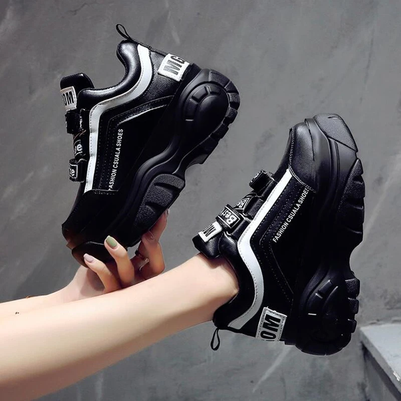 

Классические женские модные кроссовки на массивной платформе, новинка, уличные кроссовки, осенняя женская спортивная обувь на танкетке, же...