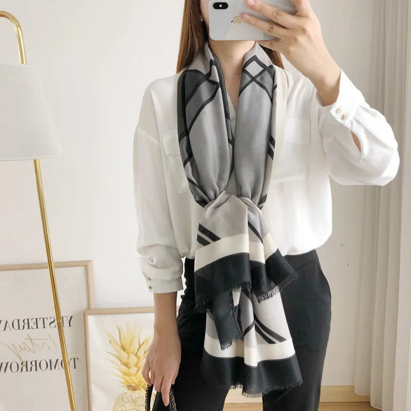 

New 2020 Hijab Scarves Femme Fashion Geometric Cotton Scarf Women Luxury Brand Winter Shawl Bandana Foulard Pashmina Poncho