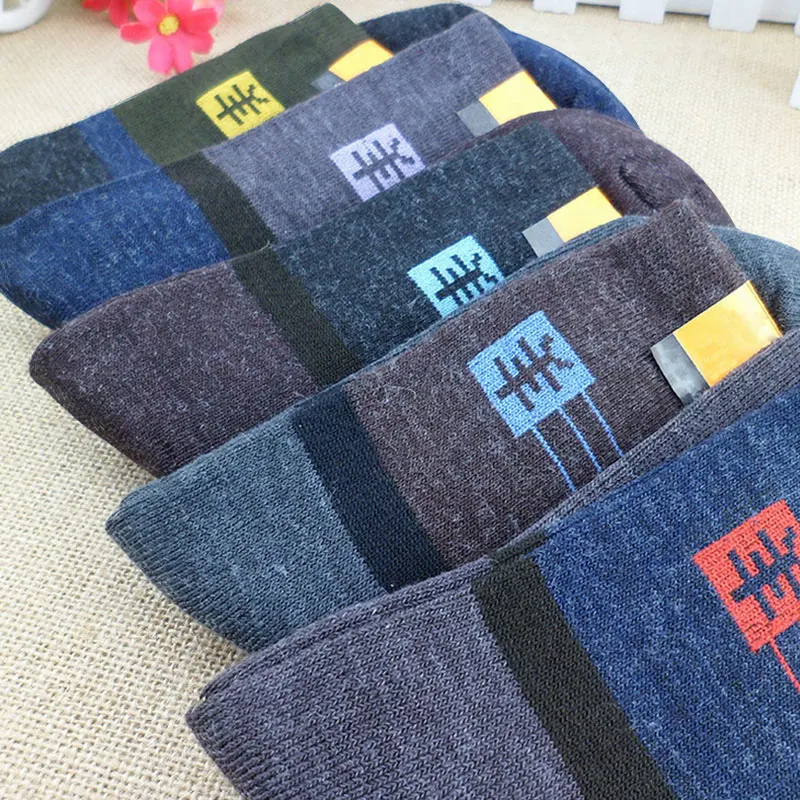 

1 pair of random color (men's style + thick woolen new wool autumn and socks) winter socks imitation M3F2