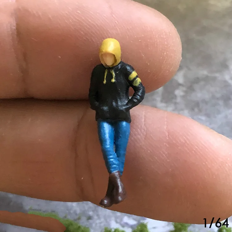 1:64 Scale Resin Die-cast Miniature Character Model Hoodie Male Short Skirt Female Macro Photography Doll Scene Layout | Игрушки и хобби