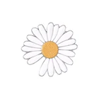 Маленькая женская эмалированная брошь в виде маргаритки, белая, романтичные аксессуары в виде цветка для одежды, ювелирные изделия, подарки для друзей