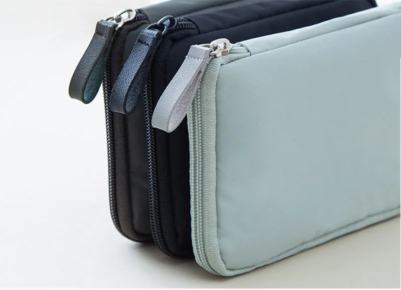 Рисунок 6 - Нейлоновый дорожный органайзер для документов