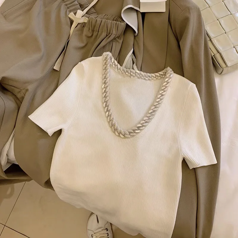 

Solid White Rib-knitted Summer Sweater Women Pullover Short Sleeve V Neck Metal Chain Net Yarn Package Female Slim Tops New 2021