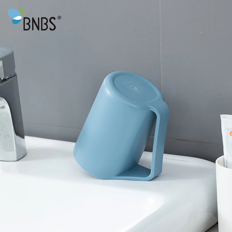 Простая пластиковая чашка для зубных щеток ванной и путешествий портативная