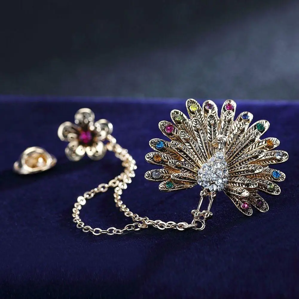

LNRRABC Plum Peacock Brooches Pin Up For Women Suit Clips Girl Alloy Pins Crystal Rhinestones Brooch Pins Fashion Jewelry Gift