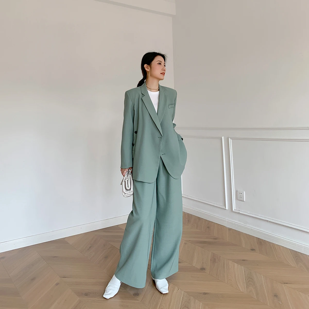 

Блейзер SE033 на пуговицах с отложным воротником, брюки на молнии с широкими штанинами, дизайнерский Однотонный женский костюм, комплект из дв...