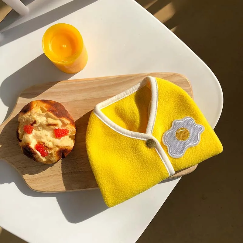 

Осенне-зимняя одежда для собак с изображением яйца и цветов