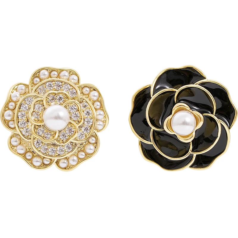 

Elegant Temperament Black White Pearl Shell Camellia Stud Earrings For Woman 2021 New Fashion Jewelry Sweet Flower Accessories