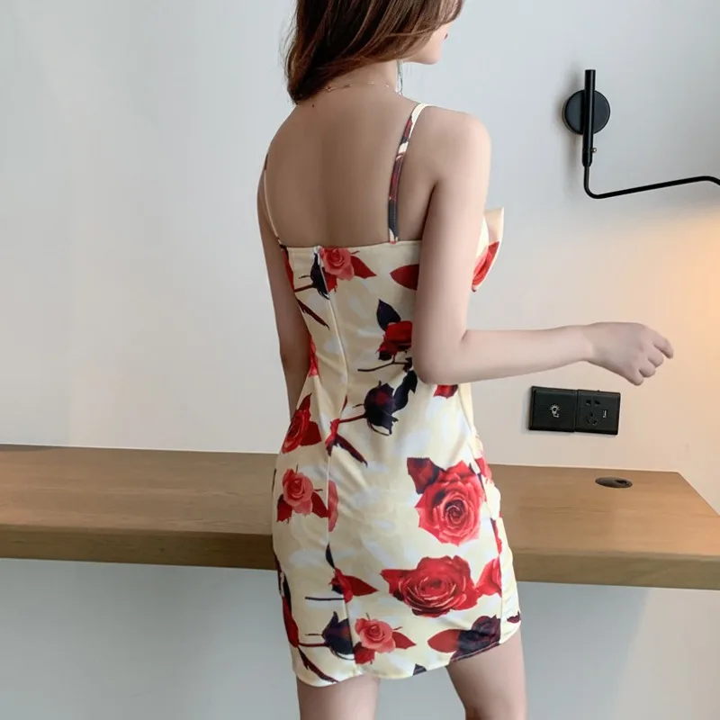 Женское платье на бретельках Young Gee пикантное платье-футляр без бретелек с бантом