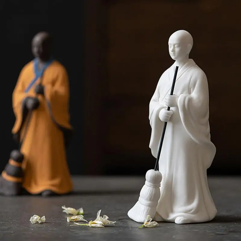 

1pc Creative Chinese Style Purple Clay Pottery Sweeping Monk Desktop Adornment