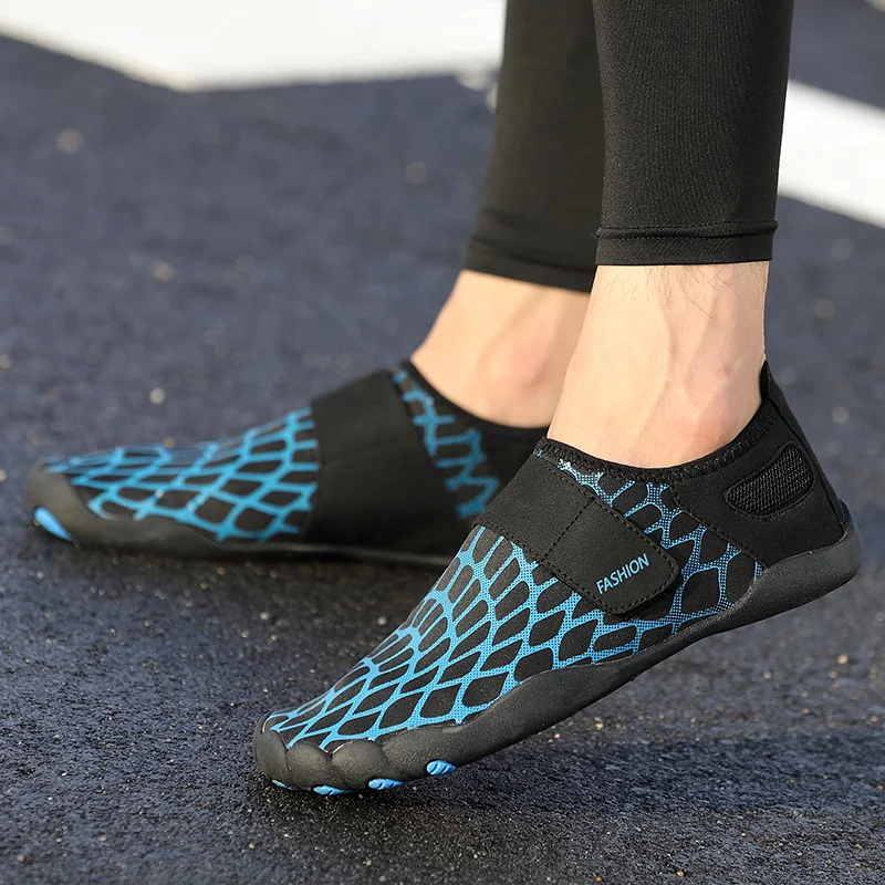 Акватуфли для мужчин и женщин быстросохнущие пляжные спортивные босоножки