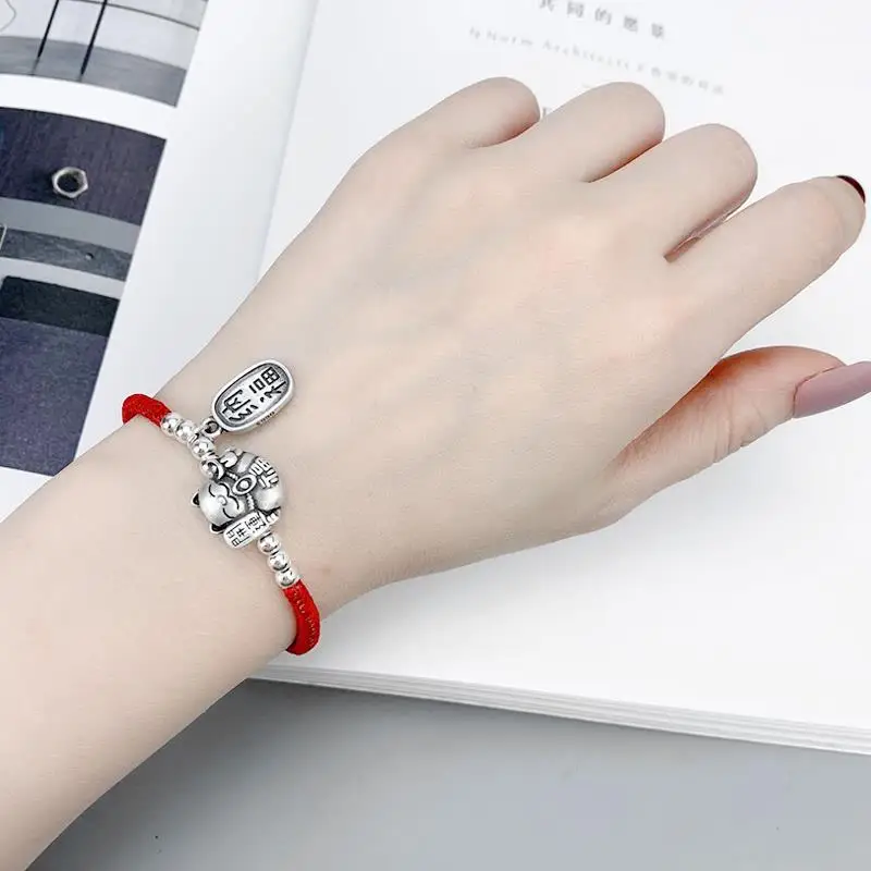 

Lucky Cat Sterling Silver Bracelet for Women, Retro Easy Matching Hand-Woven Red Rope Hand Strap New Year Gift