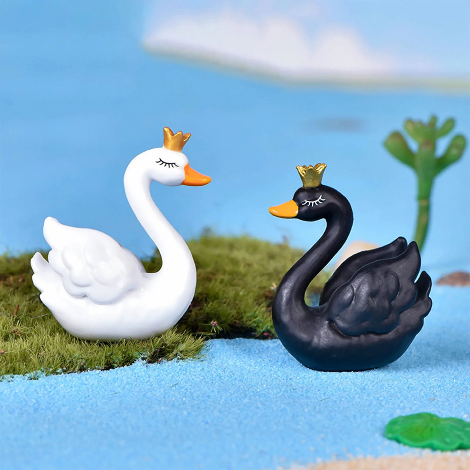 

Micro Landscape Swan Figurine Ornaments DIY Meat Decorative Lovers Swan Animal Table Decoration Creative Resin Miniature Decor