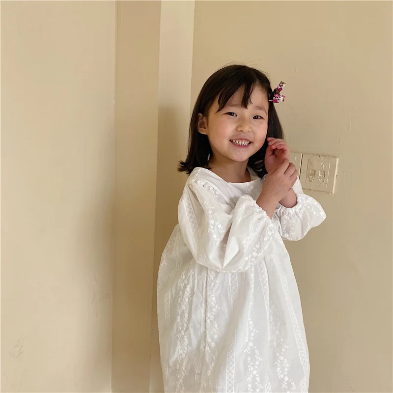 

Baby Girls Dress Cute White Embroidery Square Collar Dress For Girls Fashion Kids Cotton Long Sleeve Little Princess Dresses
