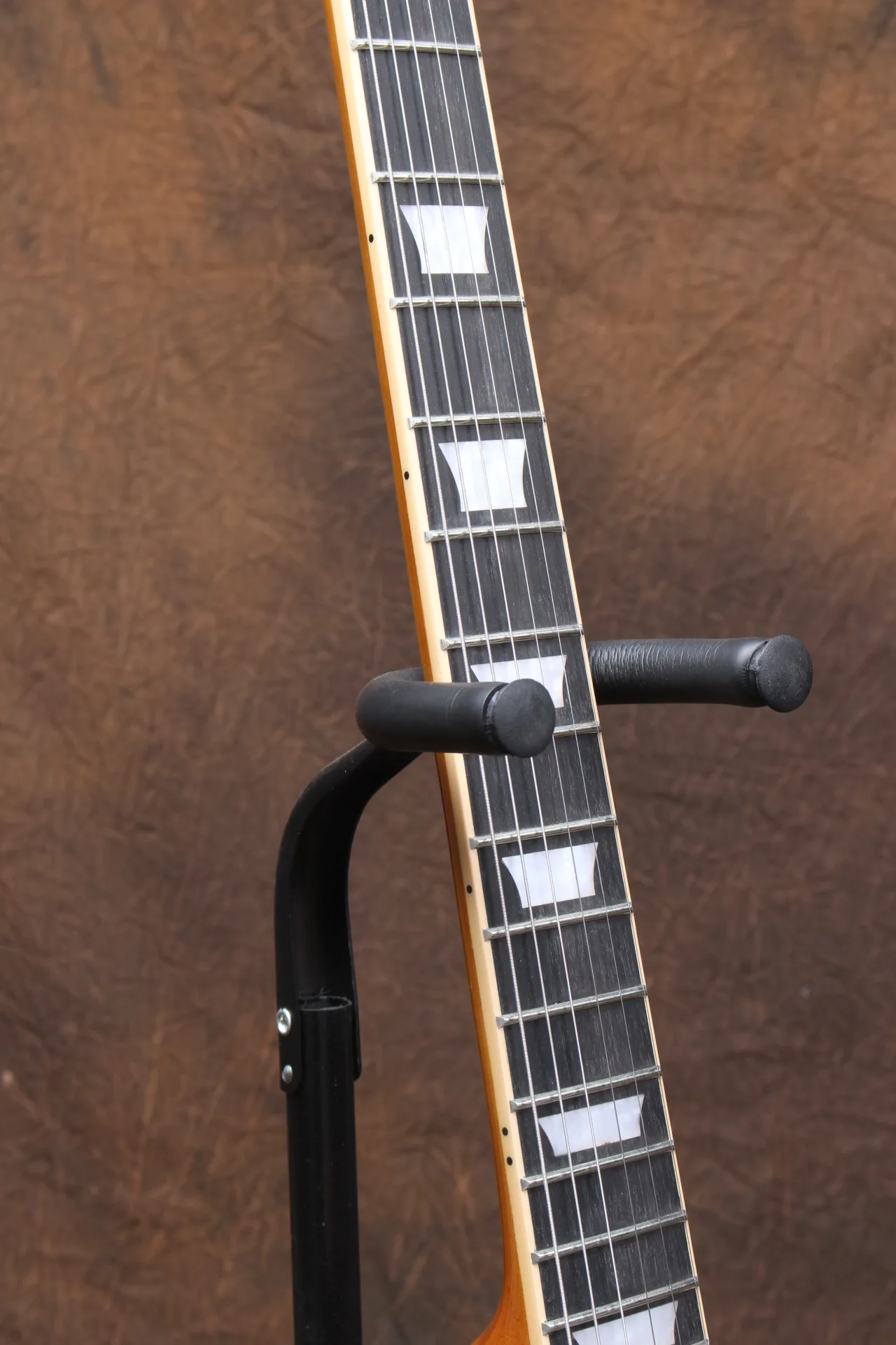 Promotion! 1956 Gold Top top Electric Guitar Wrap Around Tailpiece White P 90 Pickups China OEM Music Instrument |