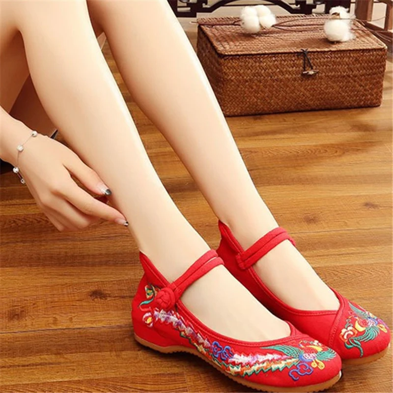 Сезон весна-лето; Size35-41 женская обувь на плоской подошве; Винтажная обувь с цветочной вышивкой; Женская Повседневная тканевая танцевальная обувь в китайском стиле «Старый Пекин»