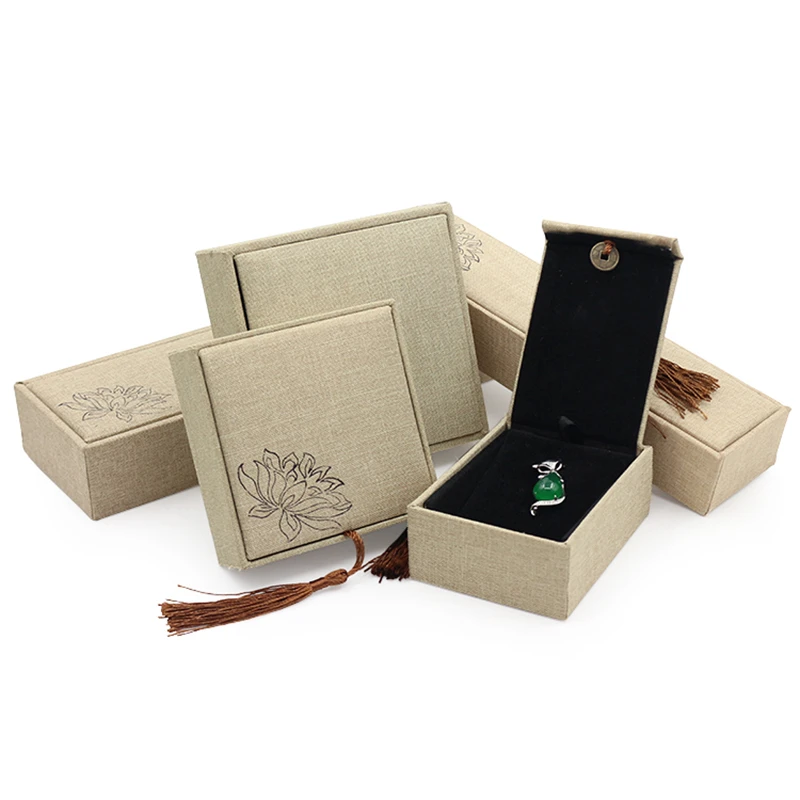 Bronze Money Retro Linen Brown Tassel Jewelry Ring Bracelet Pendant Car Hanging Box Built-in Plush Card Slot Removable For Gift