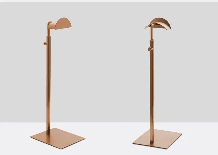 Многофункциональная витрина из нержавеющей стали для демонстрации сумок мужчин