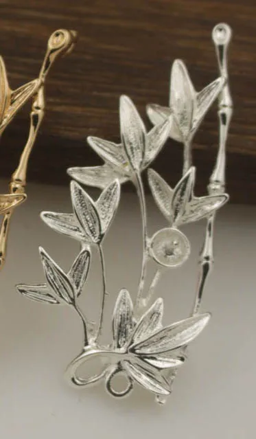Silver color 20 шт бамбуковые листья дерево подвески в виде ветки кулон с половинными отверстиями булавки бусины шапки качество латунь металл бижутерия своими руками аксессуары - Цвет: Silver color