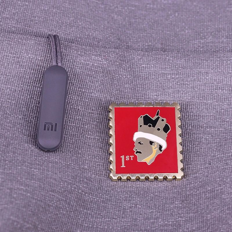 Значок с надписью Король королевы|Броши| |