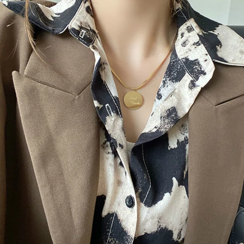 

Women Blouses Shirts Turn-down Collar Fashion Chiffon Printed Casual Retro Korean Style Street Wear Loose Simple High Quality