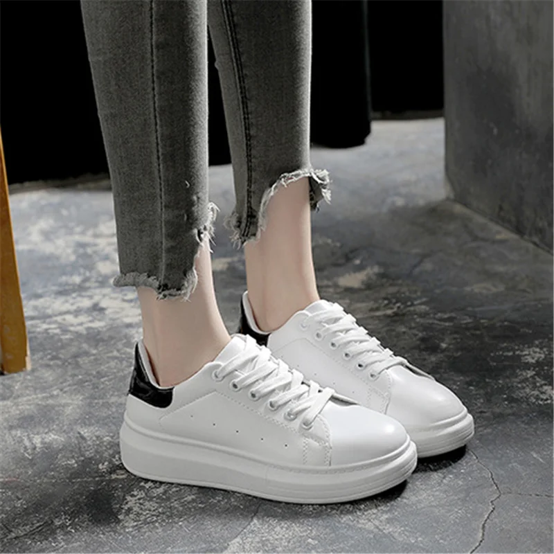 

Women Sneakers Spring New White Shoes Women Korean Thick-soled Sneakers Classic Wild Women Shoes Casual Student Booster Shoes
