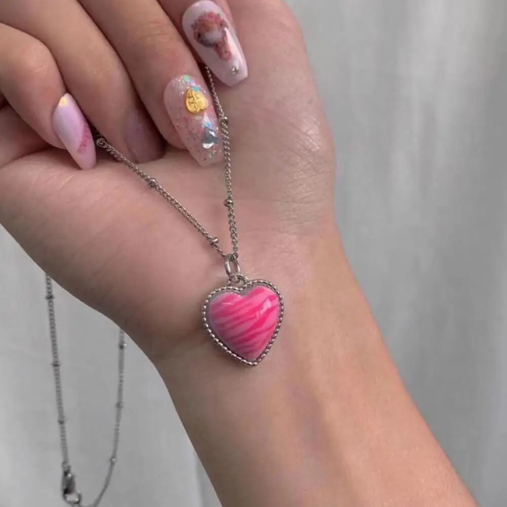 

2021 Korean Fashion Plaid Heart Pendant Necklace For Girls Women Kawaii Sweater Neck Chain Necklaces Cute Collar Jewelry Gi B7g5