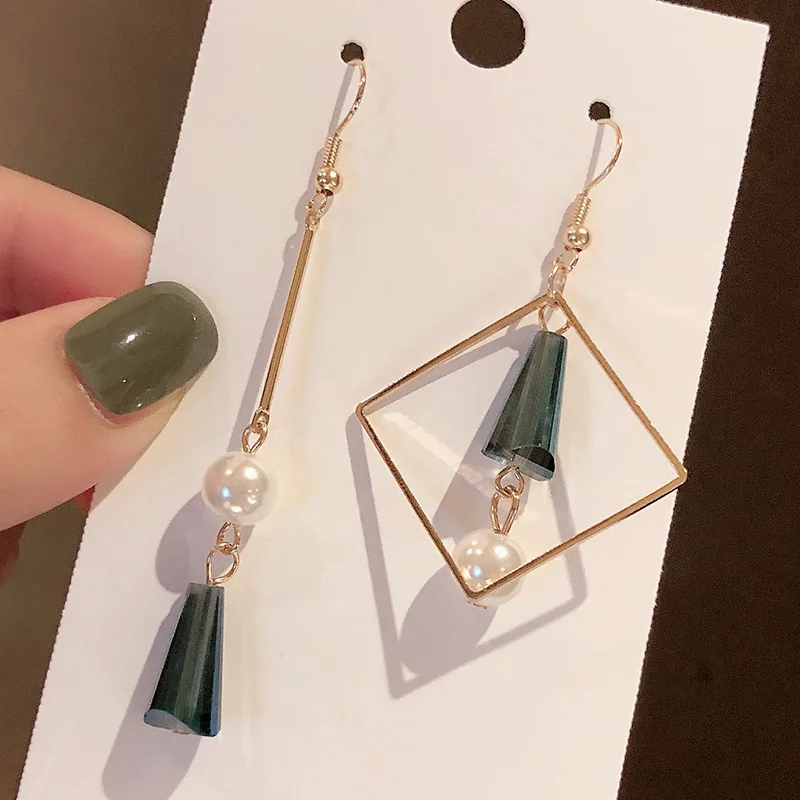 

Fashion Pearl Women's Tassel Earrings Geometric Heart Shaped Golden Asymmetric Earrings 2021 Party Jewelry
