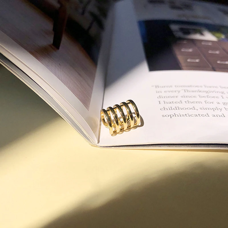 

Simple Ear Clip Female Fashion Temperament Personality Lady Geometric Hollow Ear Bone Clip Without Pierced Earrings Female Hot
