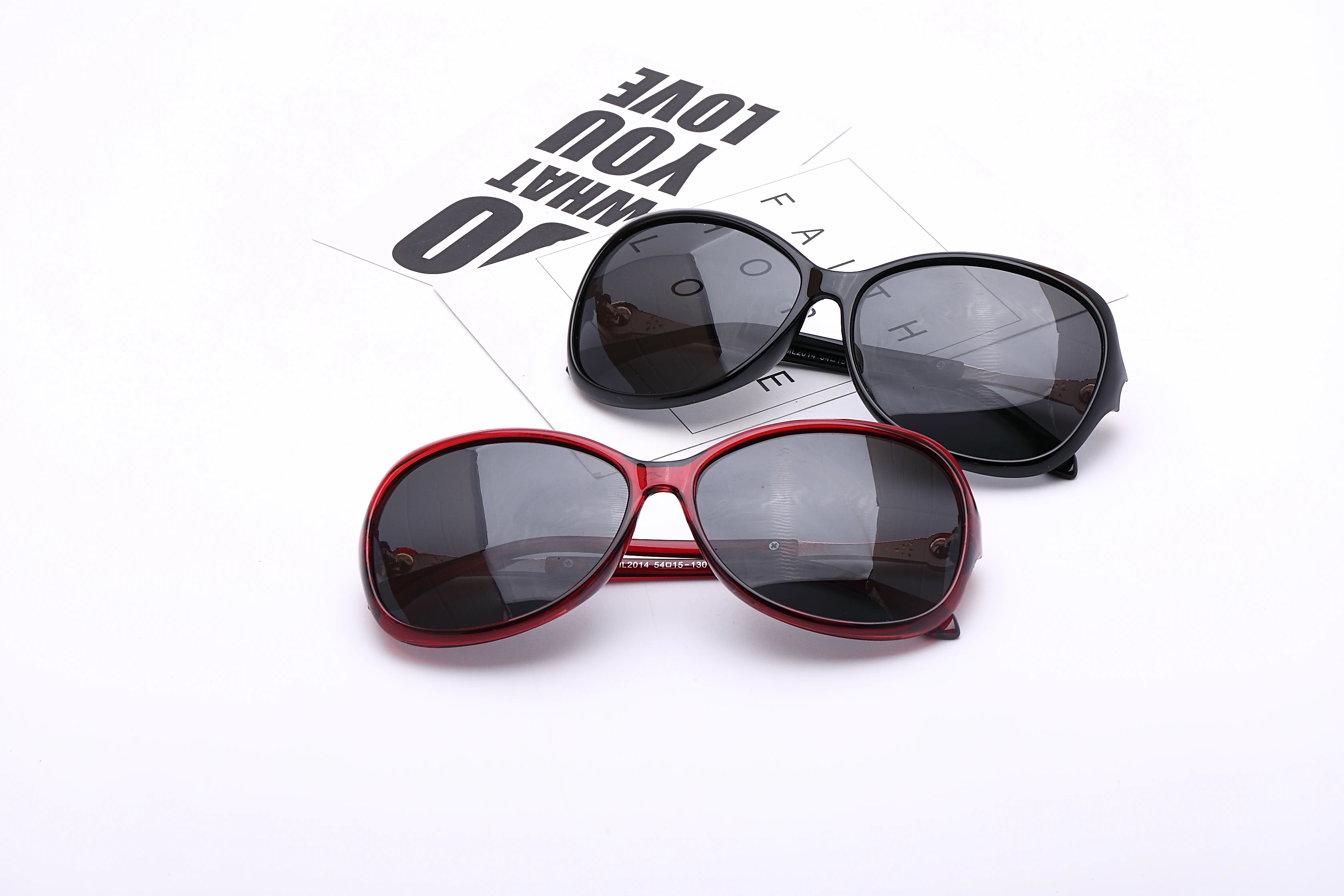 Женские солнцезащитные очки в винтажном стиле | Аксессуары для одежды