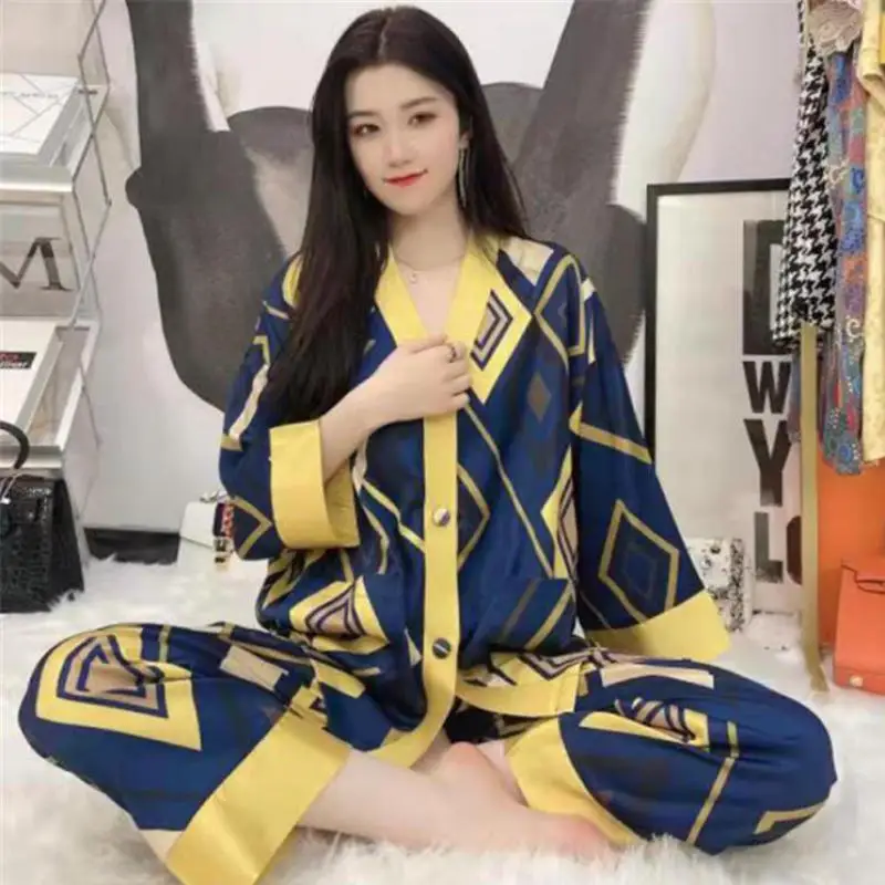 

Женский Пижамный костюм из двух предметов, атласная пижама с принтом для отдыха, рубашка и брюки, Повседневная Домашняя одежда с длинным рук...