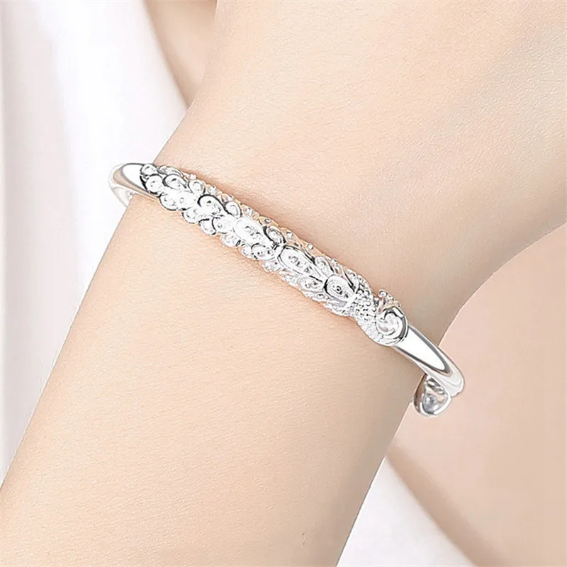 

Adjustable Silver Plated Dream Catcher Tassel Feather Leaf Round Bead Bells Charm Bracelet & Bangle For Women Elegant Jewelry