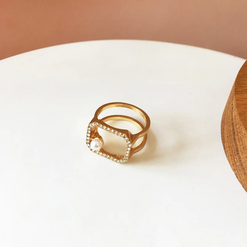 

Design Classic Gold Hollow Out Square Pearl Rings For Woman 2021 New Fashion Korean Jewelry Wedding Party Girl's Unusual Rings