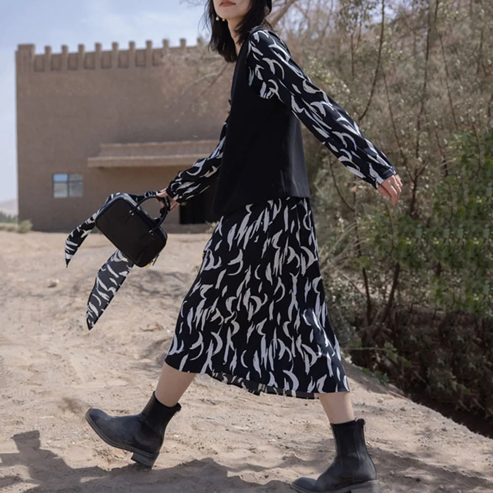 

French Fairy Early Autumn Dress Commuter Cute Style Women's 2021 New Autumn V-neck Temperament Sweet Waist Slim Dresses