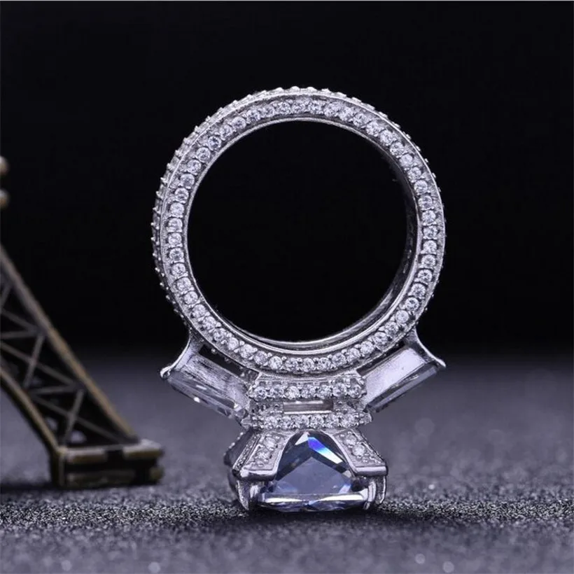 Женское Обручальное кольцо с крупным фианитом 10ct из серебра 408 пробы имитацией