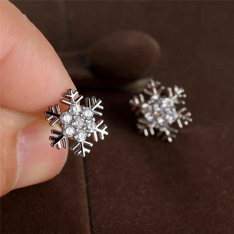 

Minimalist Female White Snowflake Earrings Charm Silver Color Stud Earrings Cute Round Zirconia Wedding Earrings For Women