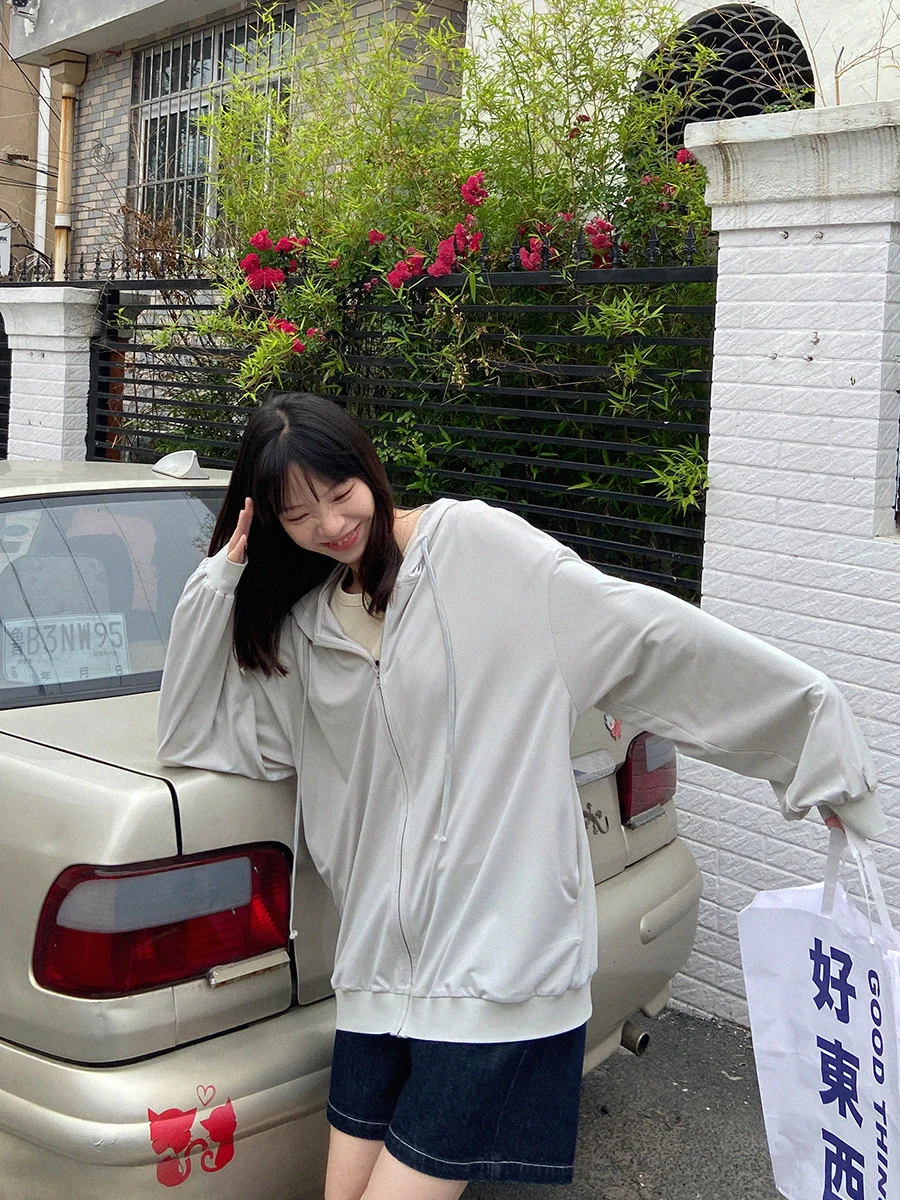 Женское тонкое солнцезащитное пальто с капюшоном легкое защитой от