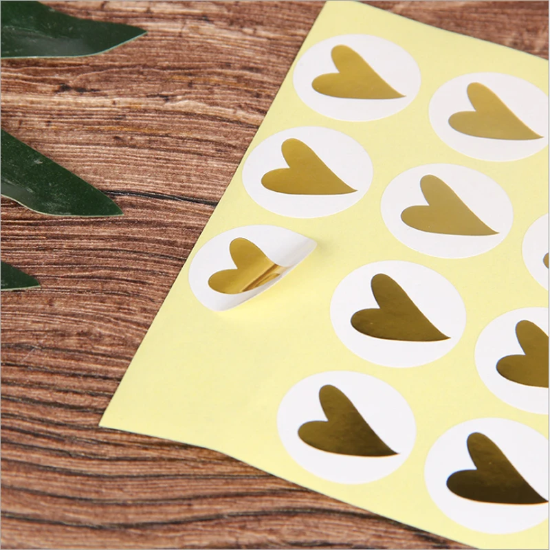 

160pcs Golden Heart Personality sticker DIY White Decoration Sticker Round Baking Package Sticker Handmade Products