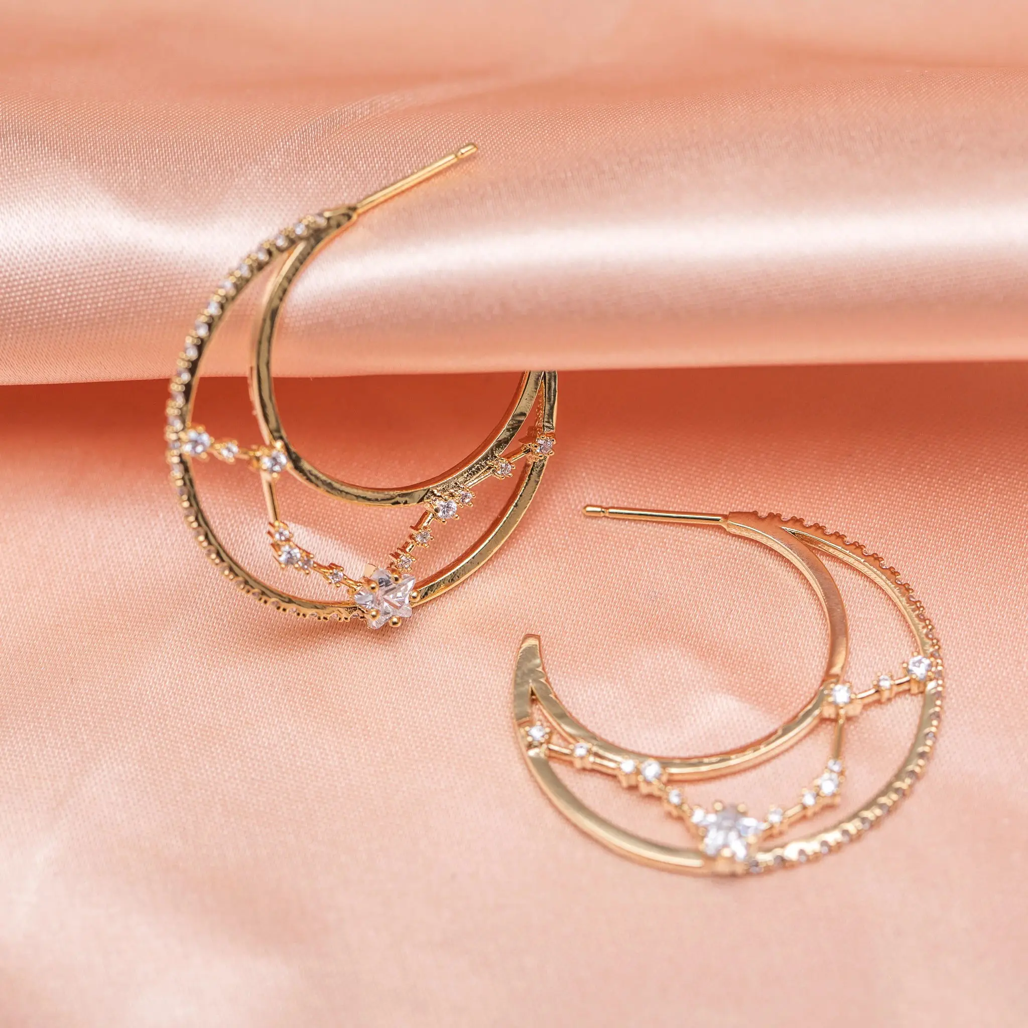 

2019 Christmas gift jewelry Moon hoop CZ moonlight Crescent Moons earring Gold Silver color New