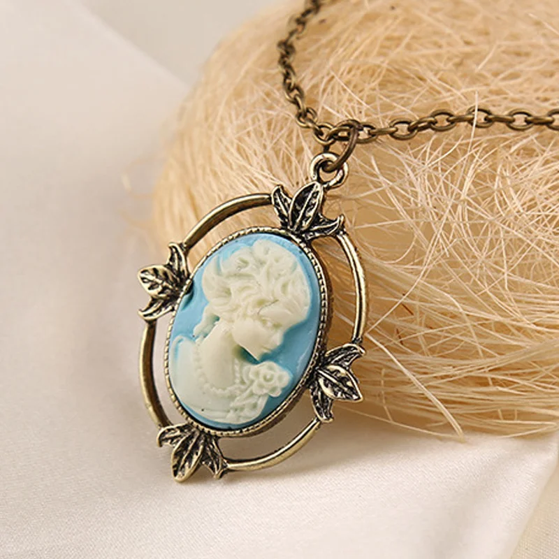 

2021 Movie The Vampire Diaries Elena Alloy Necklace for Women Girls Pendant Jewelry Clavicle Couples Clothing Accessories
