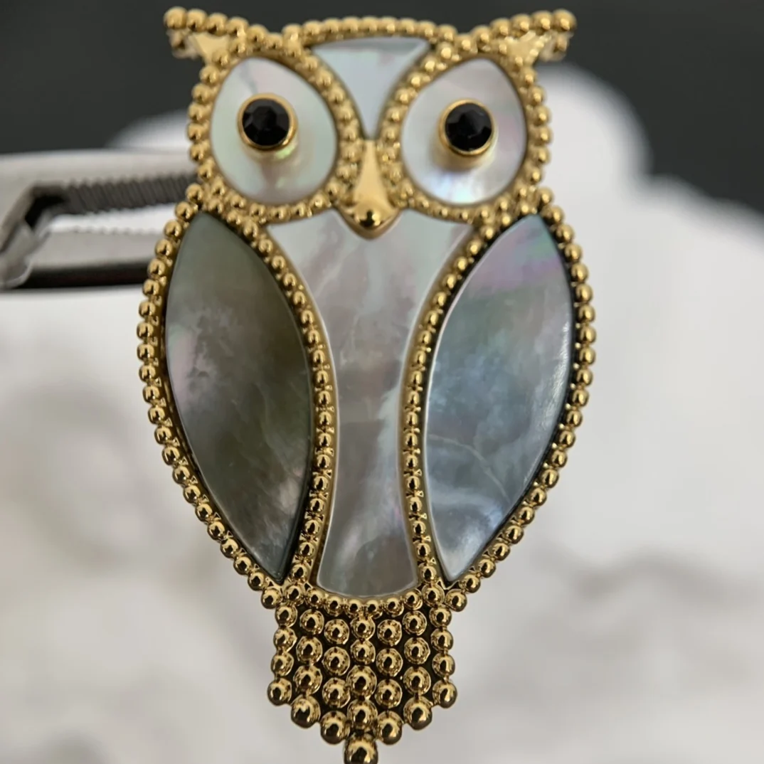 

Fashion niche owl gold brooch