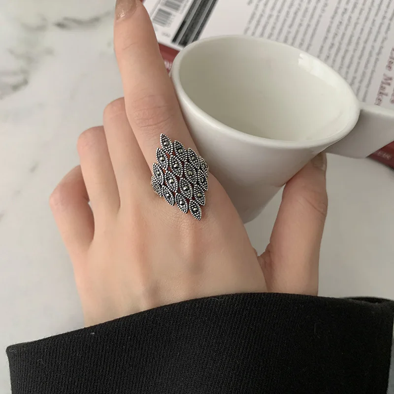 

Vintage Ethnic Black Zircon Crysal Relief Rings For Women Girl Personality Geometric Classical Statement Jewelry Travel Gifts