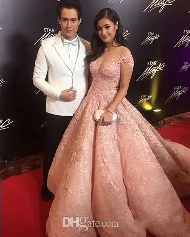 Arabic Abayas Rusting Pink Luxury Prom Clothes Sheer Cut Top Appliques Crystal Pearls Puffy Long Ballgown Party Evening