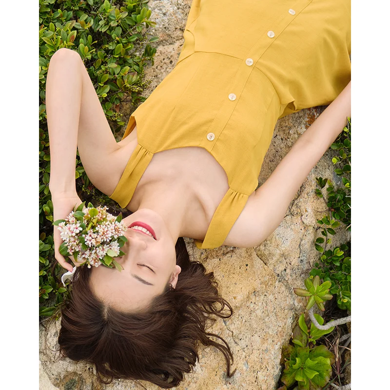 Женское платье на бретельках IEF однотонное элегантное средней длины без рукавов