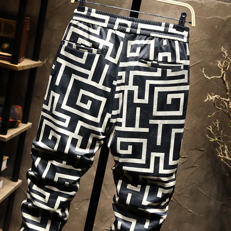 

Winter Colorful Pants Men 's Korean -Style Trendy Elastic Waist Velvet Padded Casual Pants Men 's Slim Fit Men 's Skinny Pants