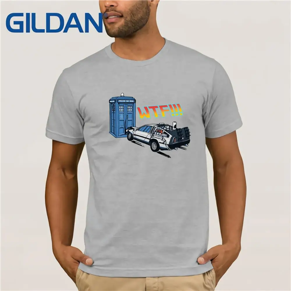 Забавная Мужская футболка с надписью The Tardis v's DeLorean Доктор Кто Назад в будущее